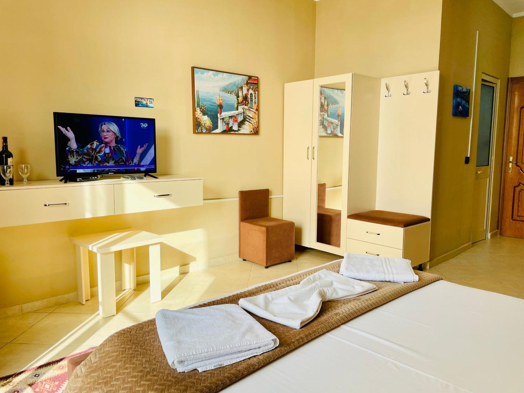 Vila3 Hotel Vlorë Δωμάτιο φωτογραφία